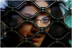 Les mots glissent dans les miroirs... illusionnent d'autres miroirs Les_miroirs_illusionnent_dautres_mi