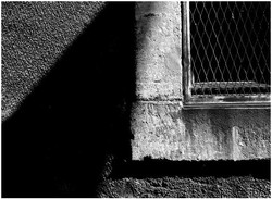 La chambre froide déserte de ses ombres A_la_chambre_froide_dserte_de_ses_ombres