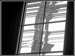 Laisse les fenêtres faire accueil à une aube qui soit autre Aussi_fulgurant_quune_caresse