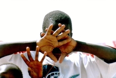 Il_nest_pas_triste_il_ne_sent_rien_il_su_1