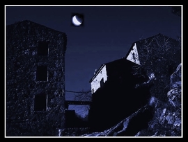 al di là del riflesso quieto d’una argentea luna aldilàdelriflessoquietodunaargentealuna