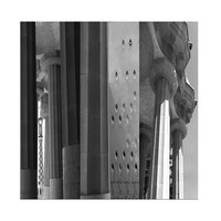 Les_losanges_noirs_dessinent_le_corridor