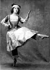 Tamara Karsavina dans Petrouchka, 1911 Petrouchka_karsarvina_1911_1